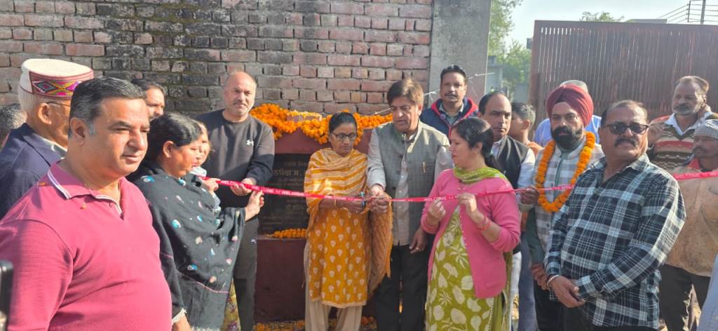 MLA Jimpa inaugurated the road work from Shani Dev Mandir to Almariwala Chowk